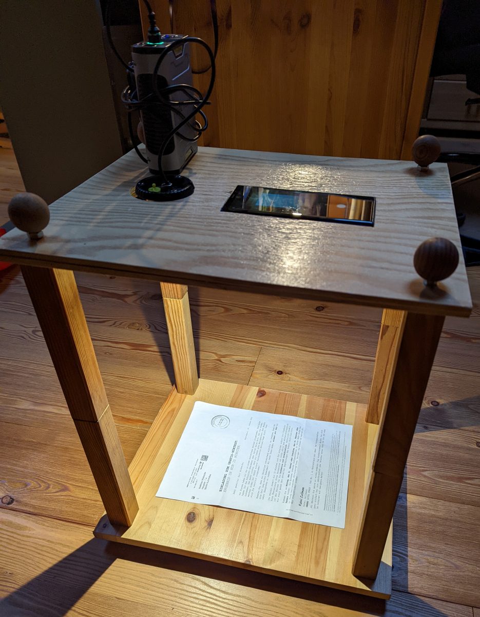 Smartphone Scan Tisch